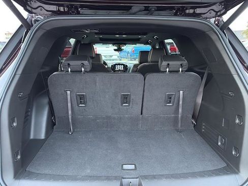 Used 2023 Chevrolet Traverse Premier image 13