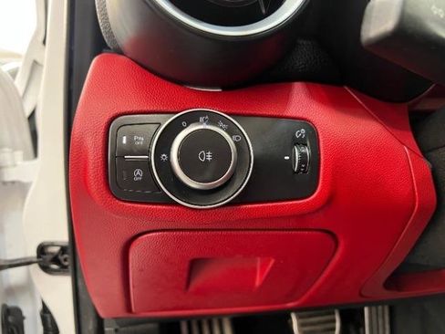 Used 2019 Alfa Romeo Giulia Ti Sport w/ Quick Order Package 22U Sport RWD image 21