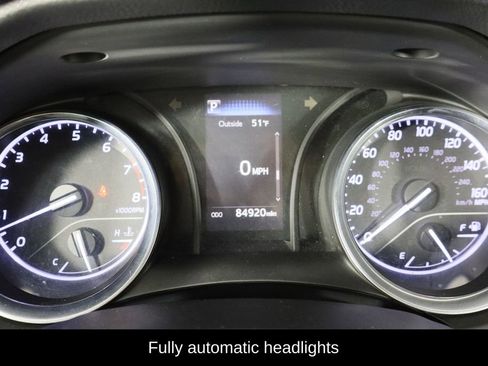 Used 2018 Toyota Camry SE image 8