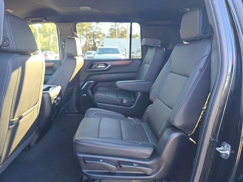 Used 2025 GMC Yukon XL Denali image 25