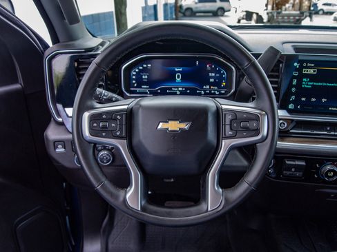 Used 2024 Chevrolet Silverado 2500 LT w/ Convenience Package AWD/4WD image 19