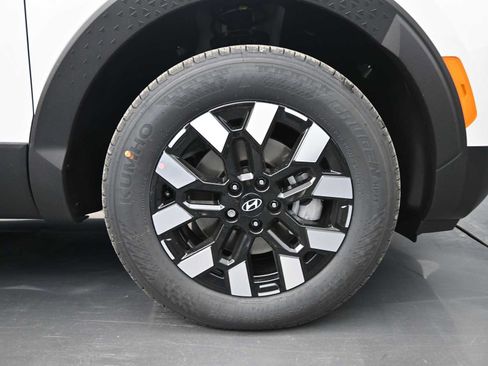 Used 2025 Hyundai Santa Cruz SEL AWD/4WD image 10
