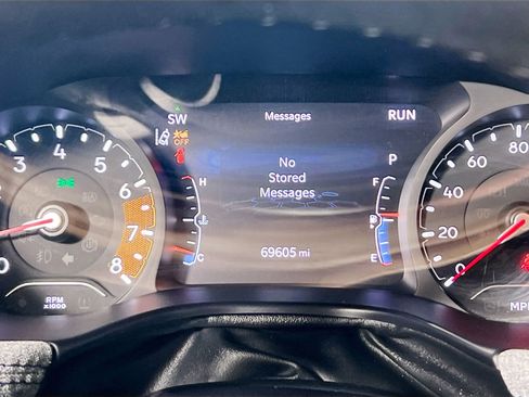 Used 2024 Jeep Compass Latitude image 23