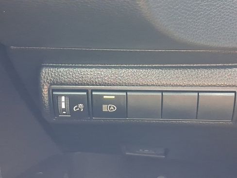 Used 2022 Toyota Corolla LE FWD image 27