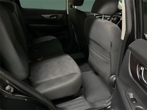 Used 2016 Nissan Rogue SV image 14