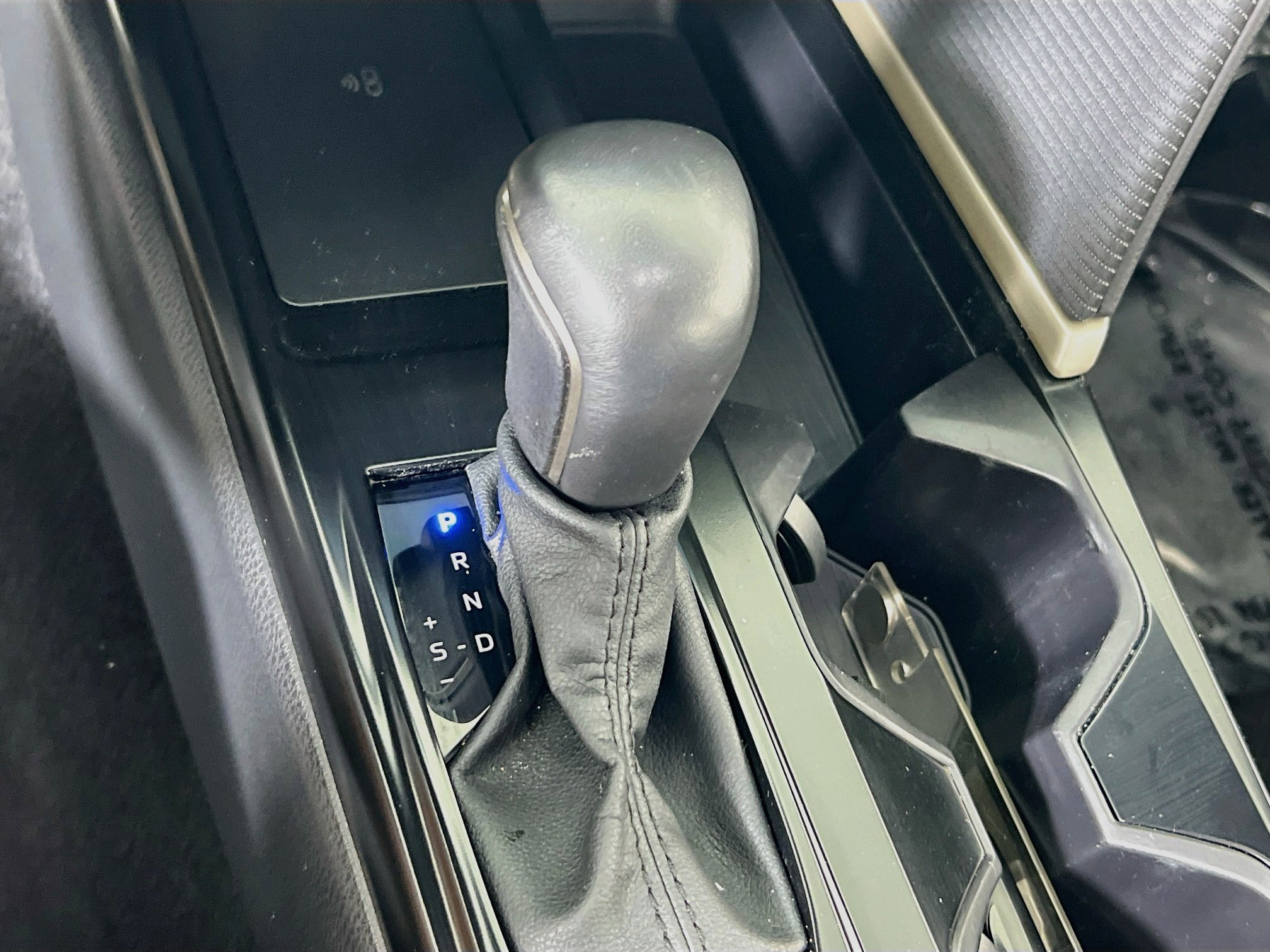 Used 2025 Toyota Camry SE AWD/4WD image 16