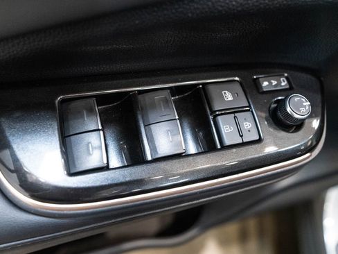 Used 2024 Toyota Crown Platinum AWD/4WD image 20