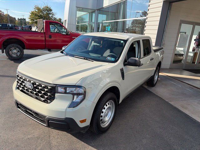 Used 2025 Ford Maverick XL w/ Equipment Group 101A AWD/4WD image 2