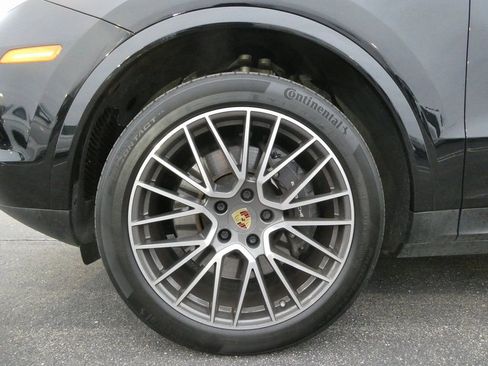 Used 2021 Porsche Cayenne AWD image 22