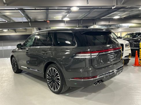 Certified 2024 Lincoln Aviator Black Label w/ Dynamic Handling Package image 4