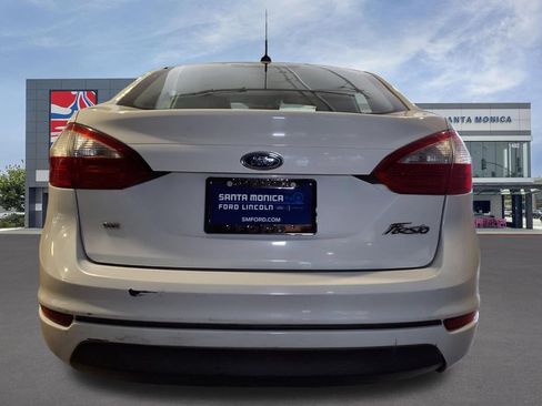 Used 2015 Ford Fiesta SE FWD image 22