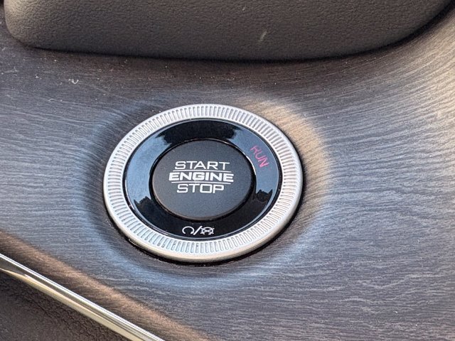 Used 2023 Jeep Grand Cherokee Overland w/ Advanced Protech Group III AWD/4WD image 16