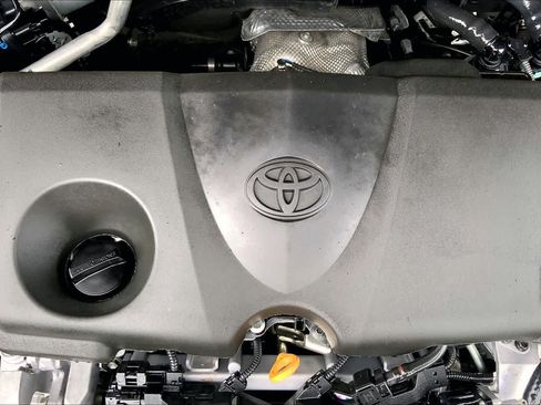 Used 2025 Toyota RAV4 XLE FWD image 32