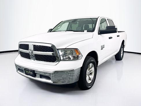 Used 2023 RAM 1500 Classic SLT w/ Trailer & Traction Group AWD/4WD image 3