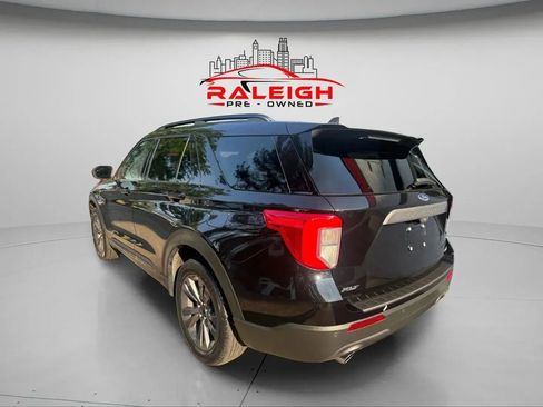 Used 2021 Ford Explorer XLT w/ Equipment Group 202A image 2