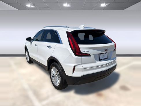 Used 2024 Cadillac XT4 Luxury w/ LPO, Floor Liner Package image 3