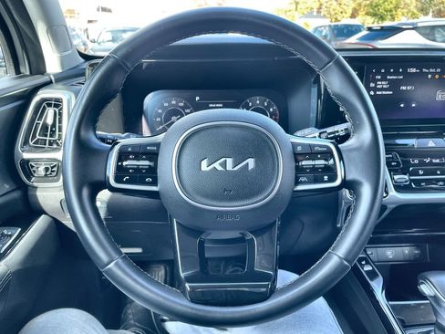 Certified 2023 Kia Sorento SX image 18