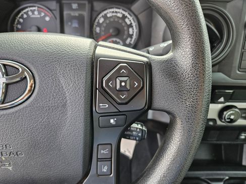 Used 2018 Toyota Tacoma SR AWD/4WD image 18