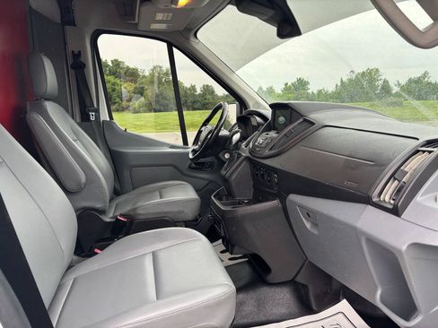 Used 2018 Ford Transit 250 148 Medium Roof RWD image 9