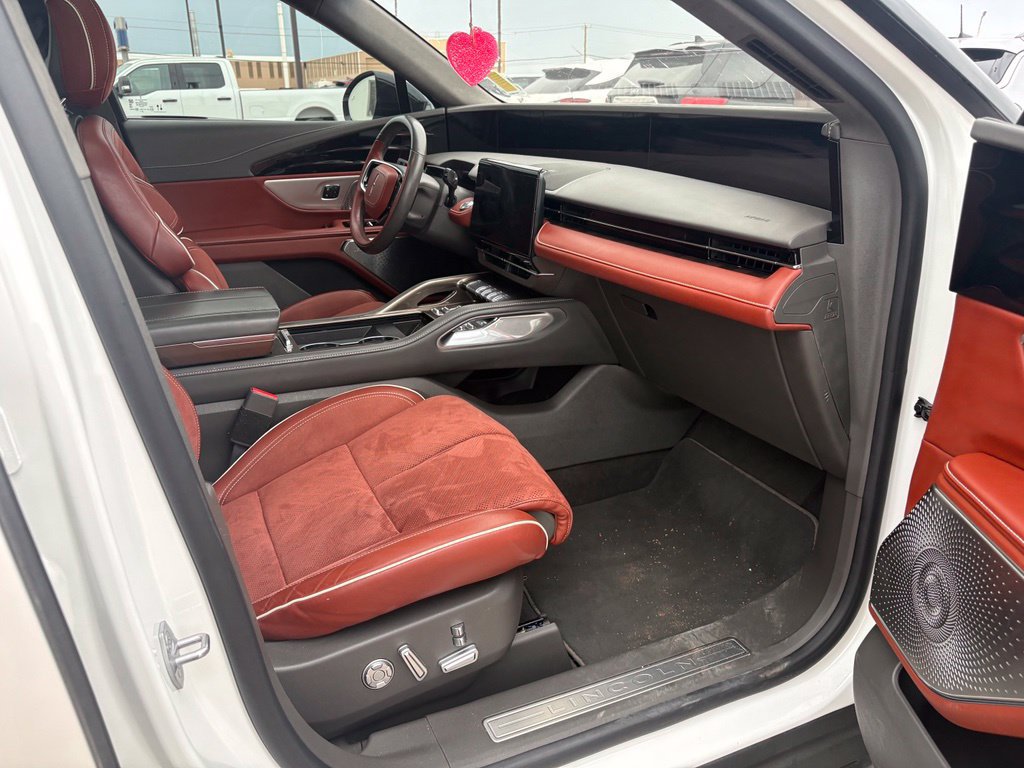 Used 2024 Lincoln Nautilus Black Label AWD/4WD image 12