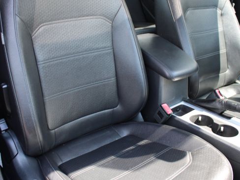 Used 2013 Volkswagen Passat TDI SE image 11