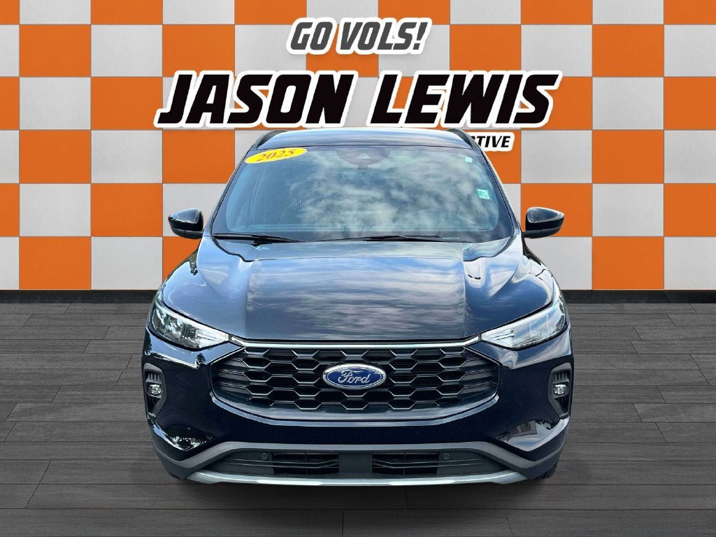 Used 2025 Ford Escape ST-Line Select AWD/4WD image 8