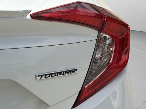 Used 2019 Honda Civic Touring image 25