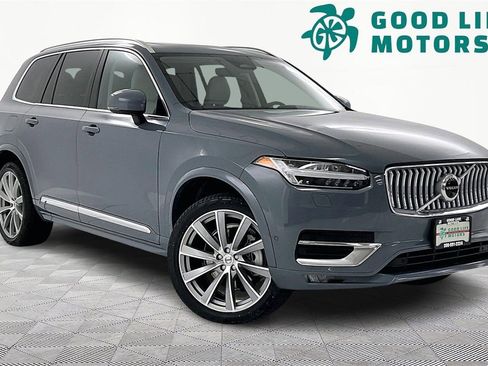 Used 2023 Volvo XC90 B6 Plus image 1
