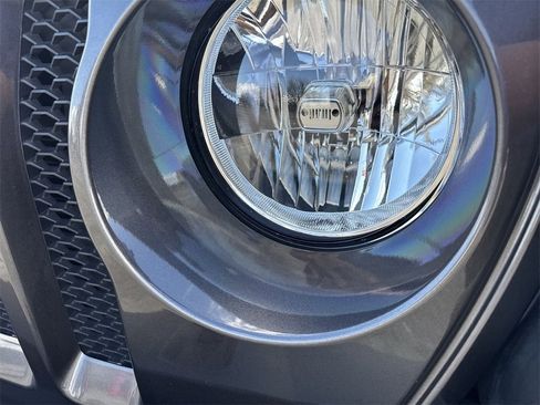 Used 2022 Jeep Wrangler Unlimited Sport image 10