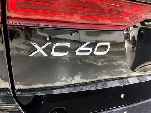 Used 2024 Volvo XC60 B5 Ultimate AWD/4WD image 14