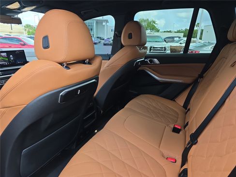 Used 2024 BMW X5 sDrive40i w/ M Sport Package image 11
