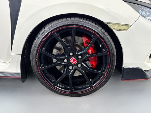 Used 2017 Honda Civic Type R image 32