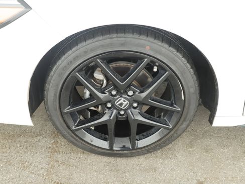 Used 2023 Honda Civic Sport image 5