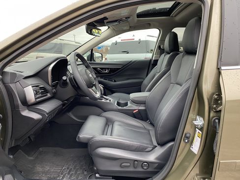 Used 2025 Subaru Outback Limited image 9