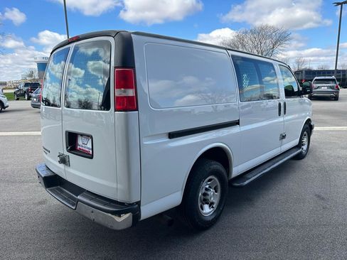Used 2018 Chevrolet Express 2500 w/ Driver Convenience Package image 7