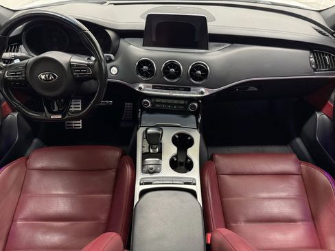 Used 2019 Kia Stinger GT2 image 2
