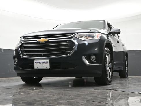 Used 2021 Chevrolet Traverse LT w/ LT Premium Package AWD/4WD image 31
