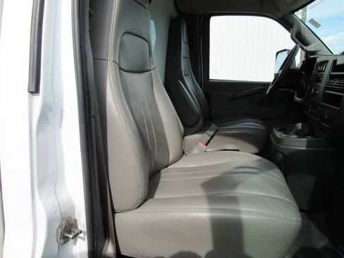 Used 2022 GMC Savana 3500 Extended w/ Power Convenience Package RWD image 14