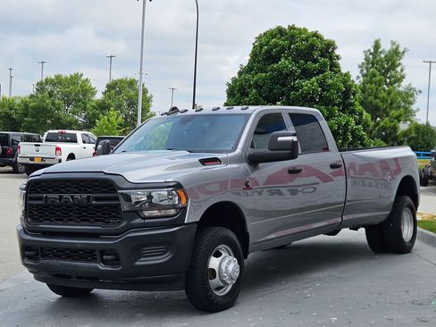 Used 2024 RAM 3500 Tradesman AWD/4WD image 3