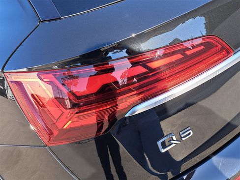 Used 2022 Audi Q5 e Premium w/ Convenience Package image 38
