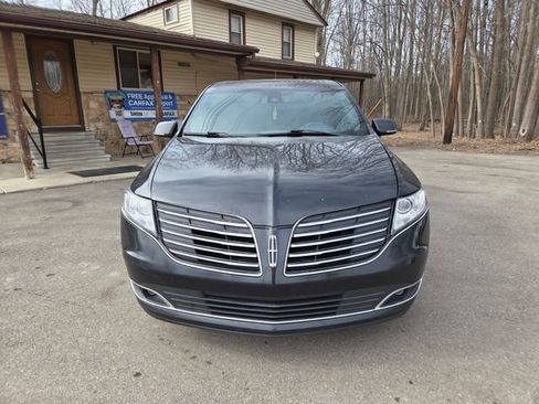 Used 2019 Lincoln MKT Livery image 9