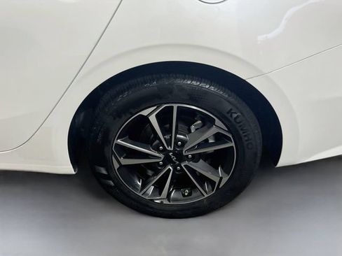 Used 2024 Kia Forte LXS FWD image 23