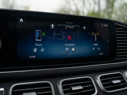 Used 2024 Mercedes-Benz GLS 450 4MATIC image 25