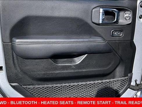 Used 2023 Jeep Wrangler Unlimited Sahara w/ Cold Weather Group AWD/4WD image 19