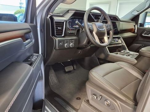 Used 2026 GMC Sierra 2500 Denali w/ Technology Package AWD/4WD image 9