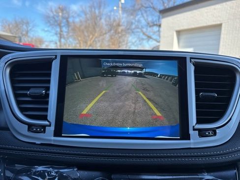 New 2026 Chrysler Pacifica Select image 18