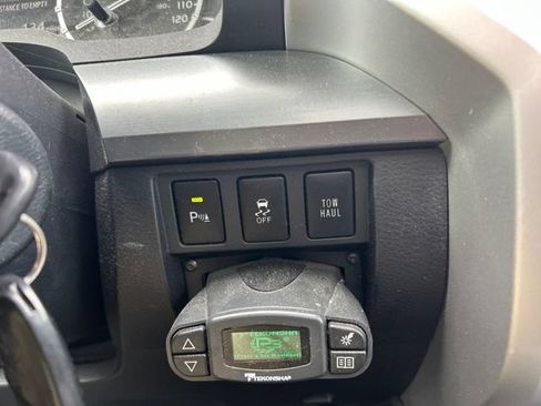 Used 2014 Toyota Tundra Platinum AWD/4WD image 23