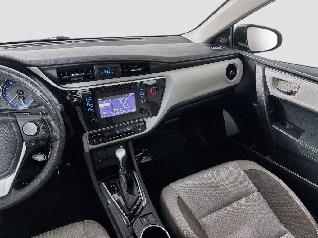 Used 2018 Toyota Corolla LE FWD image 25