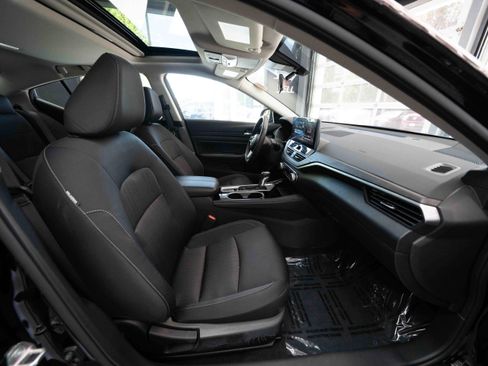 Used 2024 Nissan Altima 2.5 SV w/ SV Premium Package image 26