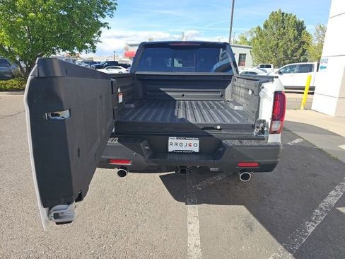 New 2026 Honda Ridgeline Black Edition image 8